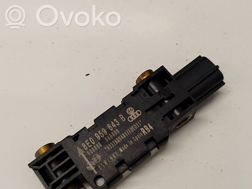 Audi A4 S4 B7 8E 8H Sensore d’urto/d'impatto apertura airbag 