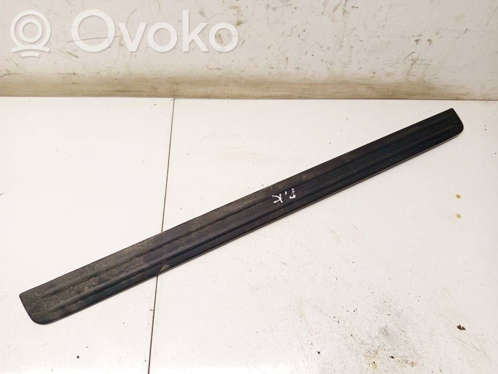 Nissan Primera Capac prag spate