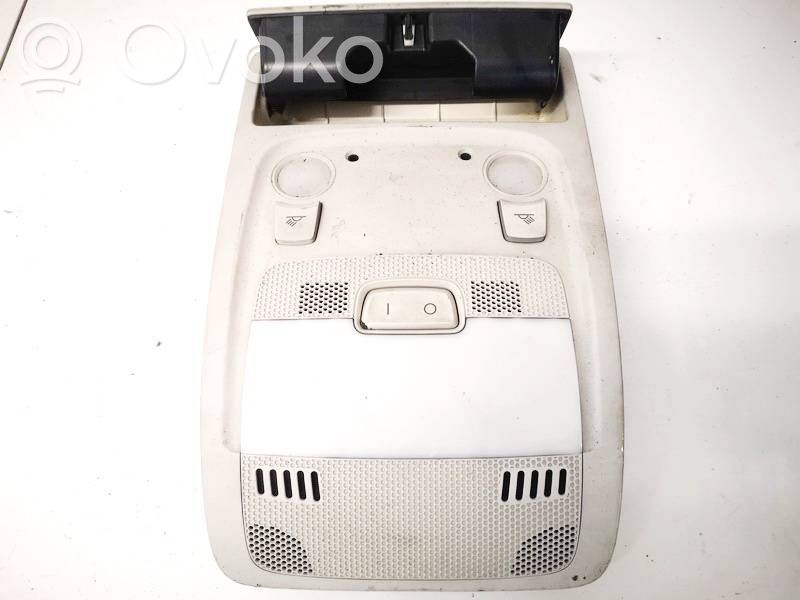 Etuistuimen valo   8K0951177,8K0951177,025041932,28138344,8K0951177,8T0947135B,8T0947135BF
