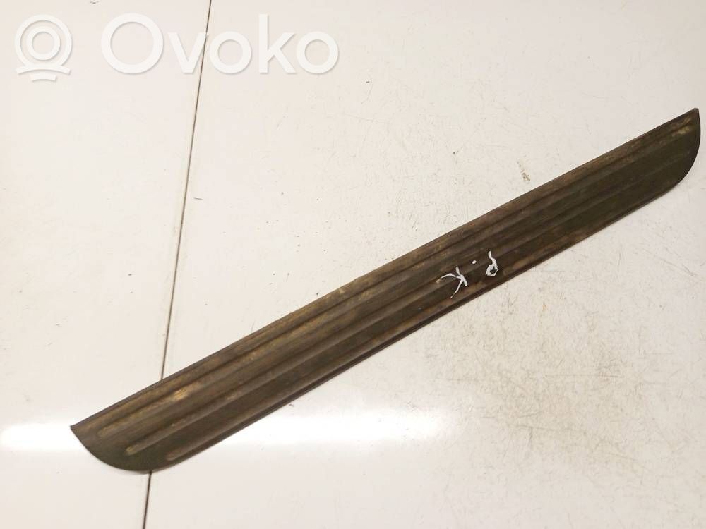Toyota RAV 4 (XA30) Listwa progowa przednia 