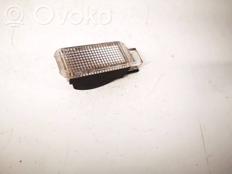 Otras luces interiores   3B0947415B,3B0947415B,3B0947415B