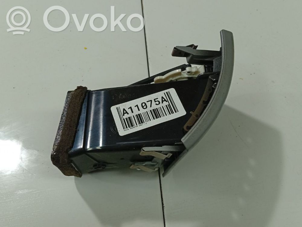 Honda Accord Dysze / Kratki środkowego nawiewu deski rozdzielczej 