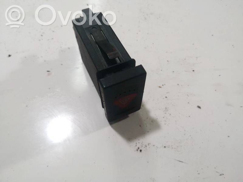 Volkswagen PASSAT B5 Comutator lumini pericol 
