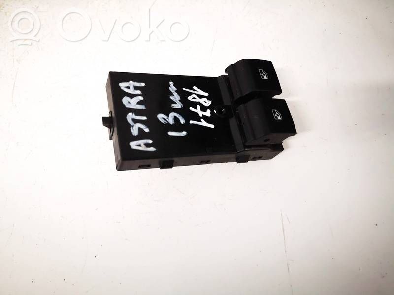 Opel Astra J Interruptor del elevalunas eléctrico 
