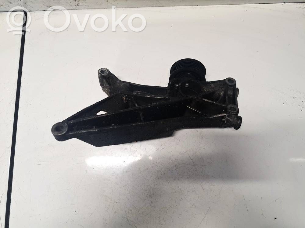 Saab 9-5 Dzinēja nostiprināšanas stiprinājums-kronšteins 