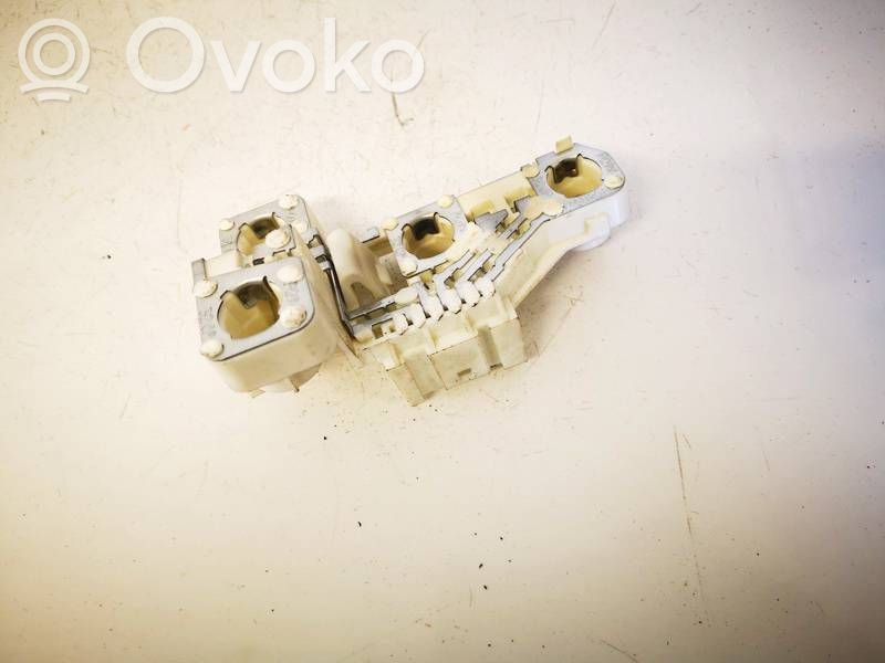 BMW 3 E90 E91 Aizmugures spuldzes vāka turētājs 