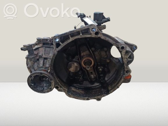 Volkswagen PASSAT B4 Механическая коробка передач, 5 передач 