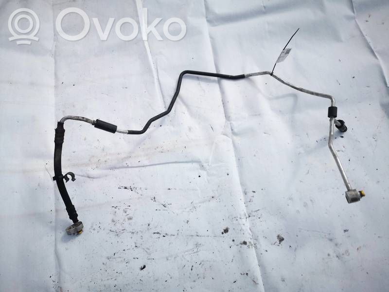 Volkswagen Touareg I Ilmastointilaitteen putki (A/C) 