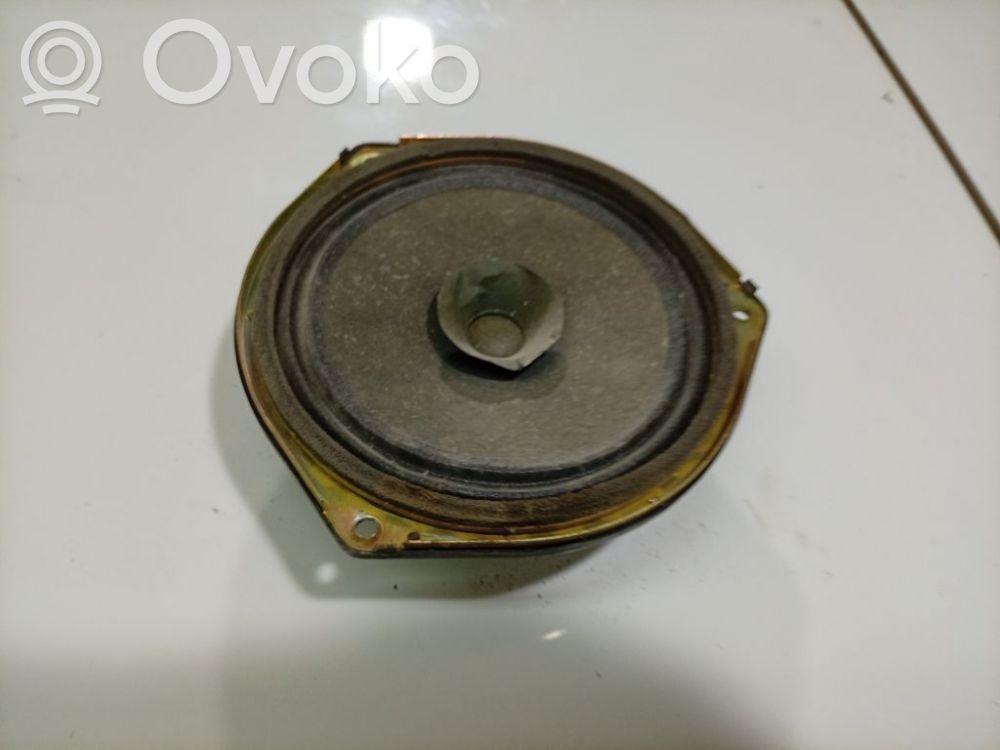 Mazda 323 Difuzor ușă față 