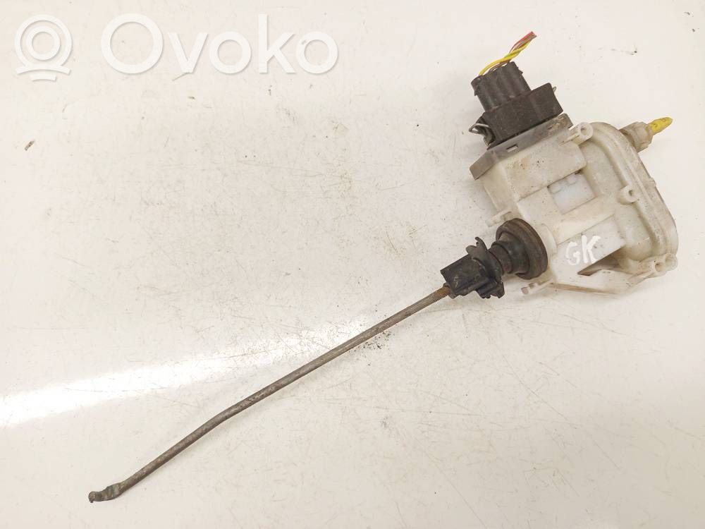 Volkswagen PASSAT B4 Pompa a vuoto chiusura centralizzata 