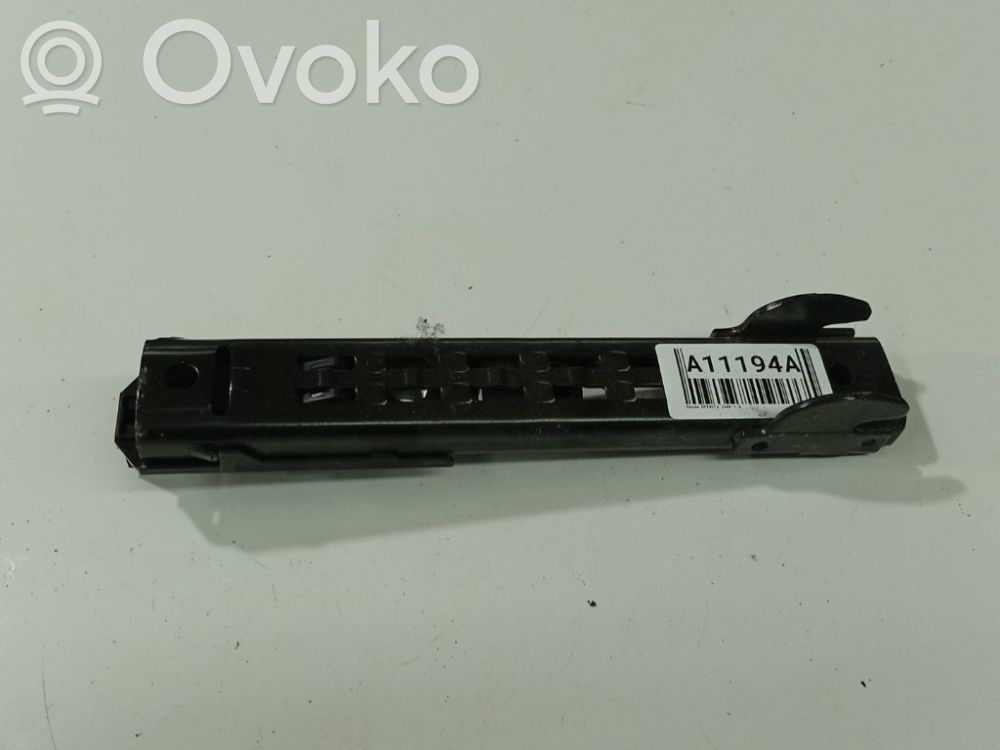 Skoda Octavia Mk2 (1Z) Șină reglare centură de siguranță 