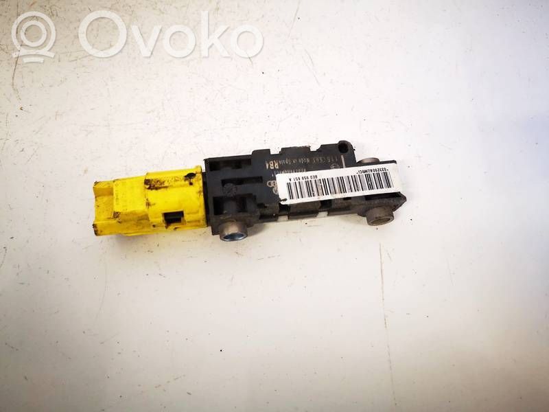 Audi A4 S4 B7 8E 8H Czujnik uderzenia Airbag 