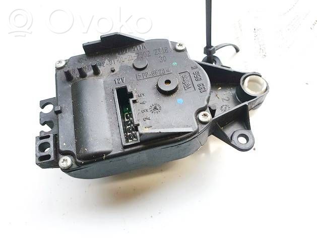 Volkswagen PASSAT B5.5 Motor/actuator clapetă aer 