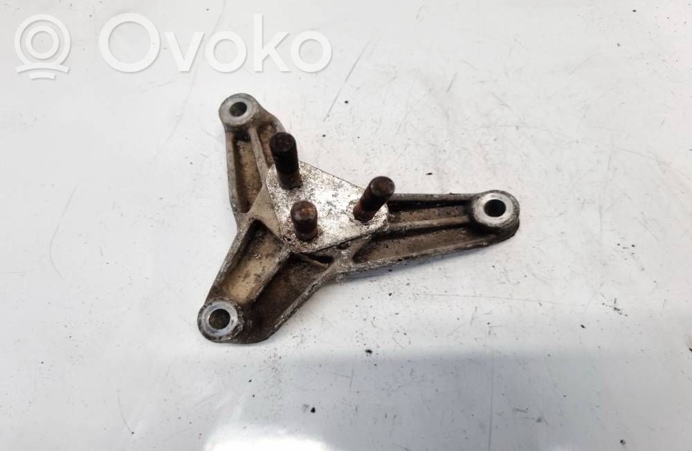 Engine mounting bracket   MR222150,MR222150,MR222150