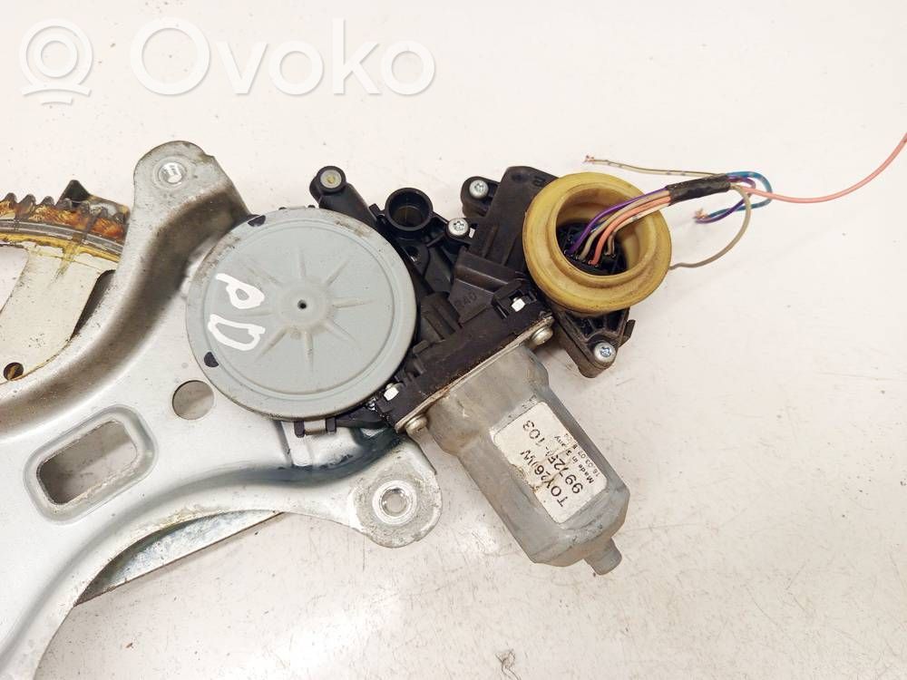 Toyota Corolla Verso AR10 Motorino alzacristalli della portiera anteriore 