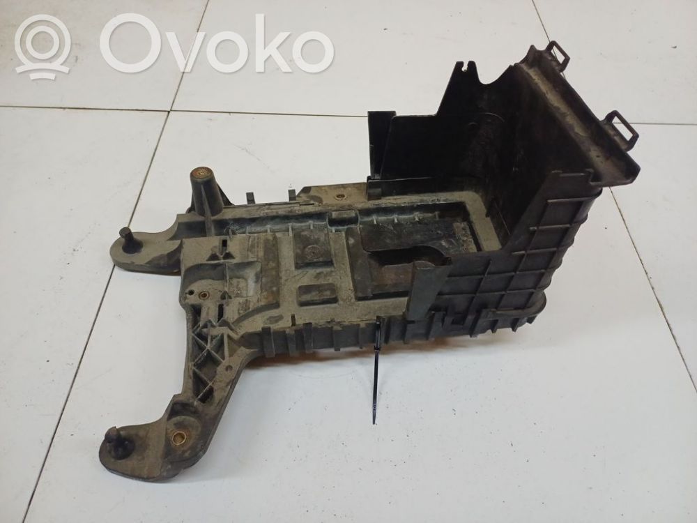Volkswagen PASSAT CC Vassoio scatola della batteria