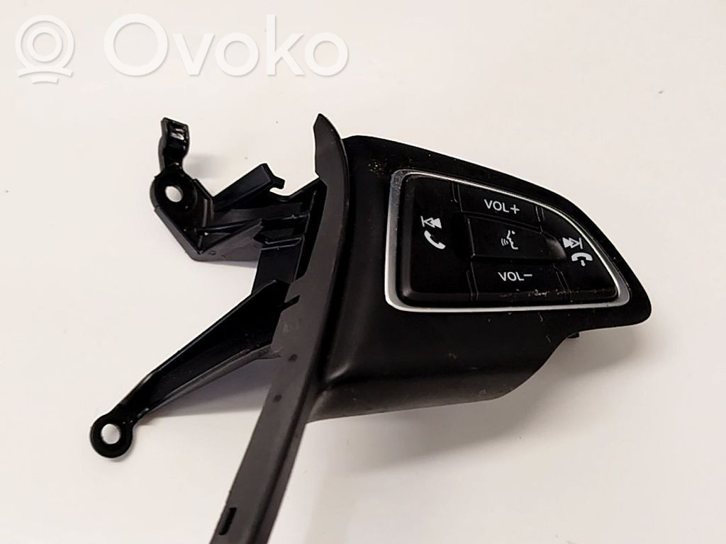 Ford Focus Pulsanti/interruttori sul volante 