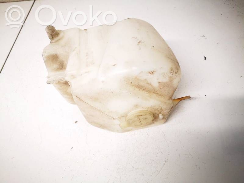 Daihatsu Sirion Tuulilasinpesimen nestesäiliö