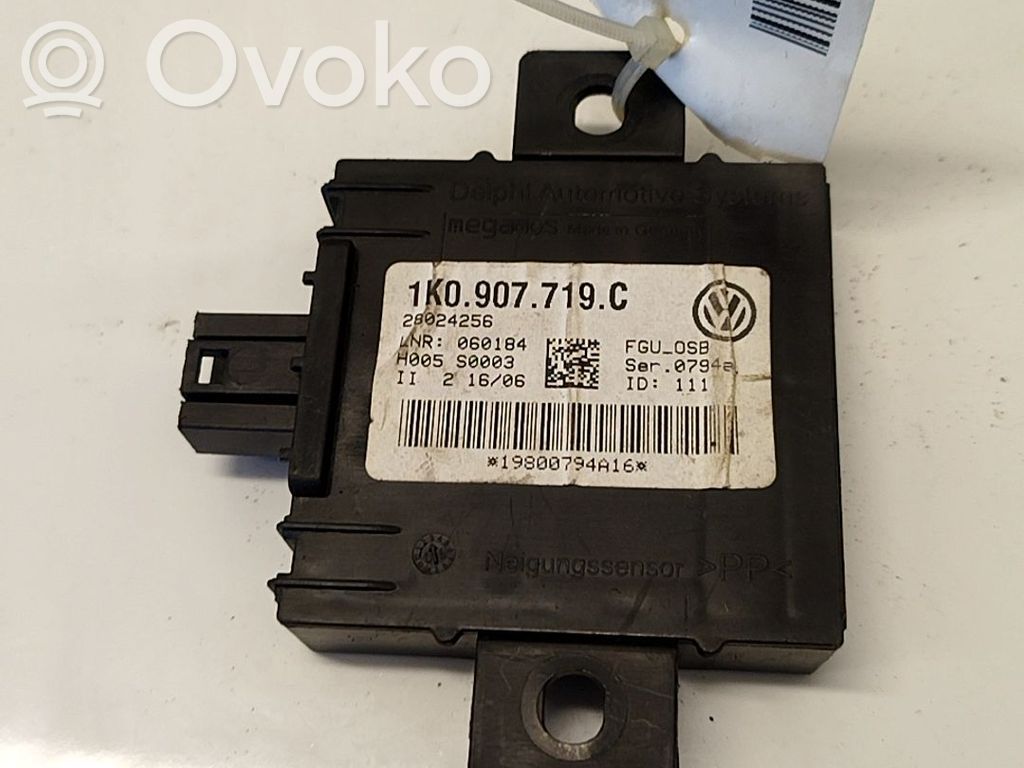 Audi A3 S3 8P Unitate/modul control alarmă 