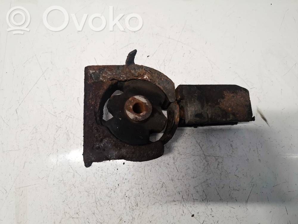Toyota Avensis T250 Engine mount bracket 