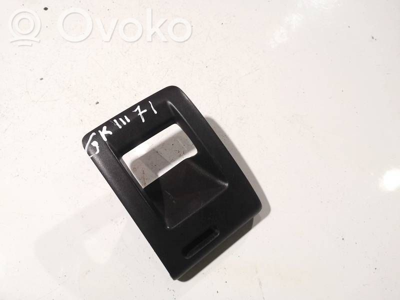 Volkswagen PASSAT B6 Rivestimento inferiore laterale del sedile posteriore 