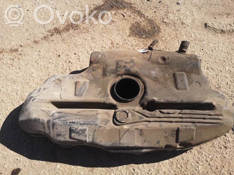 Toyota Corolla E120 E130 Rezervor combustibil 