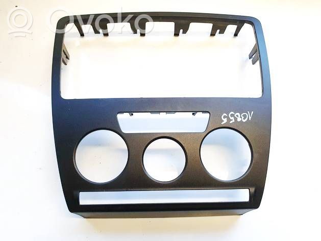 Skoda Octavia Mk2 (1Z) Console centrale 