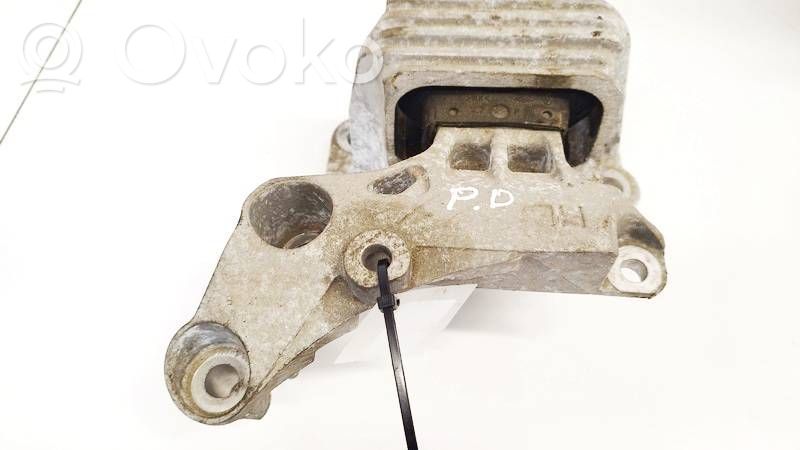 Soporte de montaje del motor
