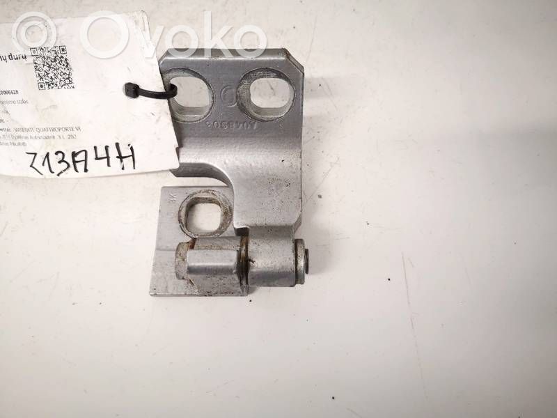 Bisagra inferior de la puerta trasera   A048903,A048903