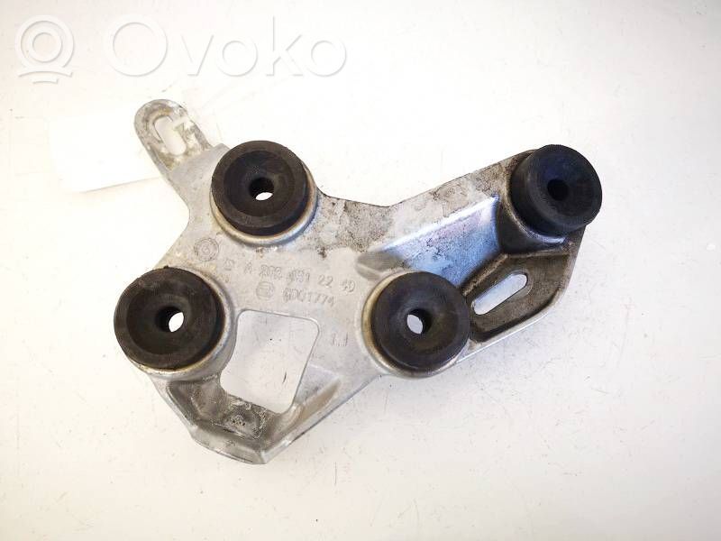 Mercedes-Benz C W205 Supporto di montaggio del motore (usato)