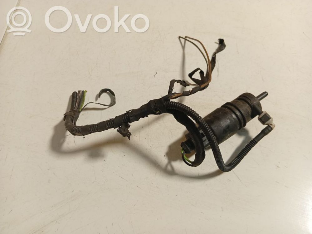 Volkswagen PASSAT B6 Pompa lavavetri parabrezza/vetro frontale
