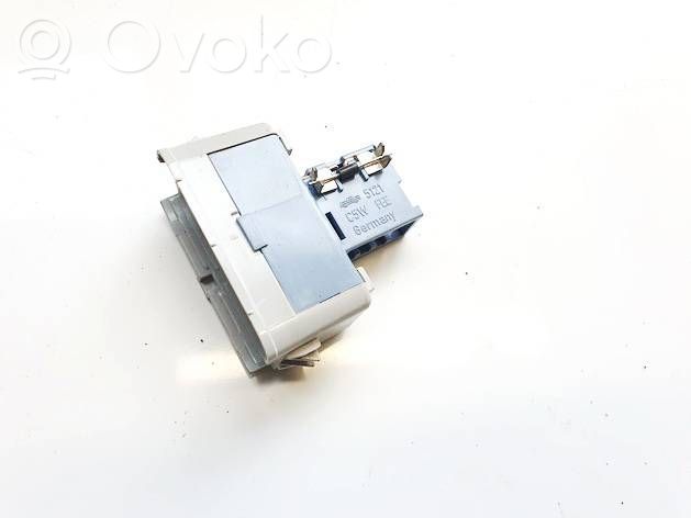 Luz interna puerta trasera   5121,5121