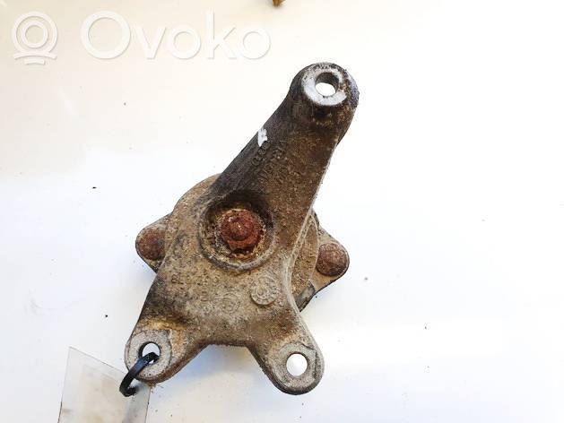 Moottorin kiinnikekorvake   8E0399115,8E0399115B,8E0399115,8E0399115B