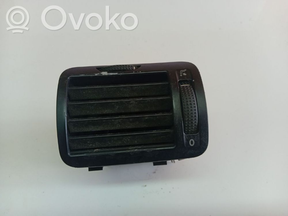 Volkswagen PASSAT B5 Rejilla de ventilación central del panel