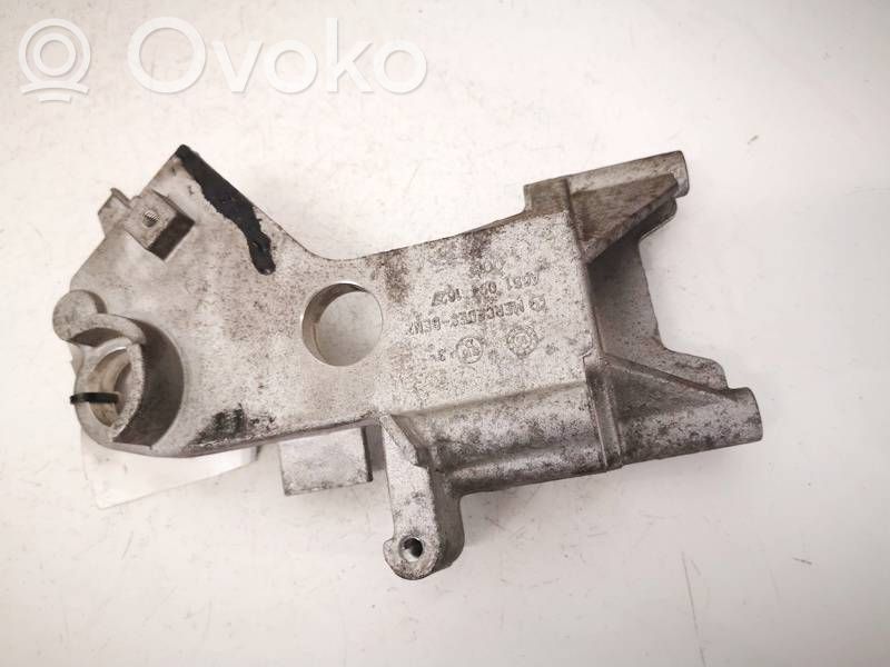 Mercedes-Benz C W205 Supporto di montaggio del motore (usato)