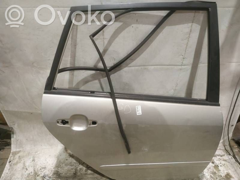 Toyota Corolla Verso E121 Portiera posteriore 