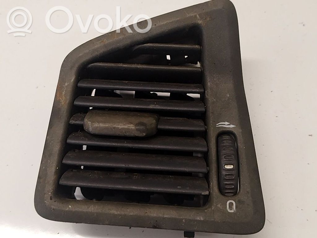 Grille d'aération centrale   3409373,3409373,3409373