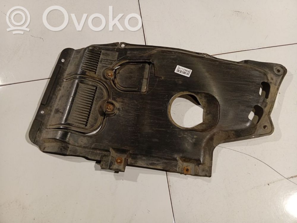 Toyota Corolla Verso AR10 Osłona dolna silnika 