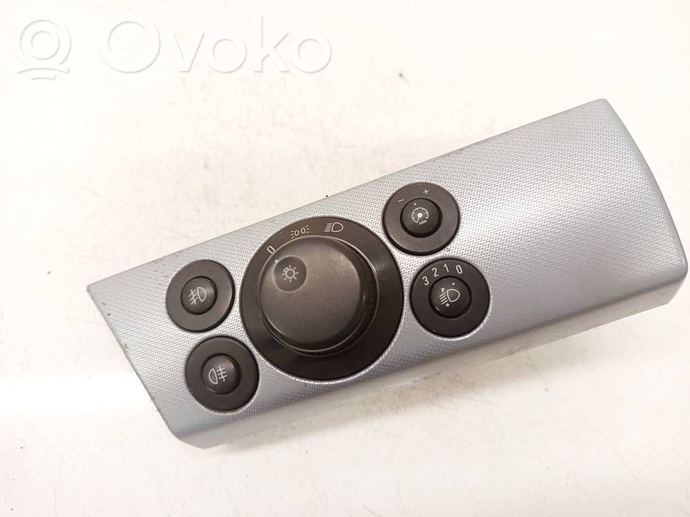 Opel Astra H Light switch 