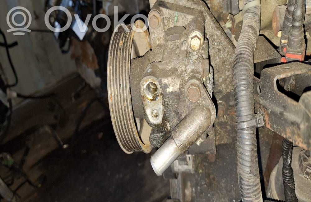 Ford Mondeo Mk III Ohjaustehostimen pumppu