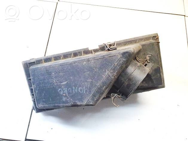 Ford Mondeo MK I Ilmansuodattimen kotelo 