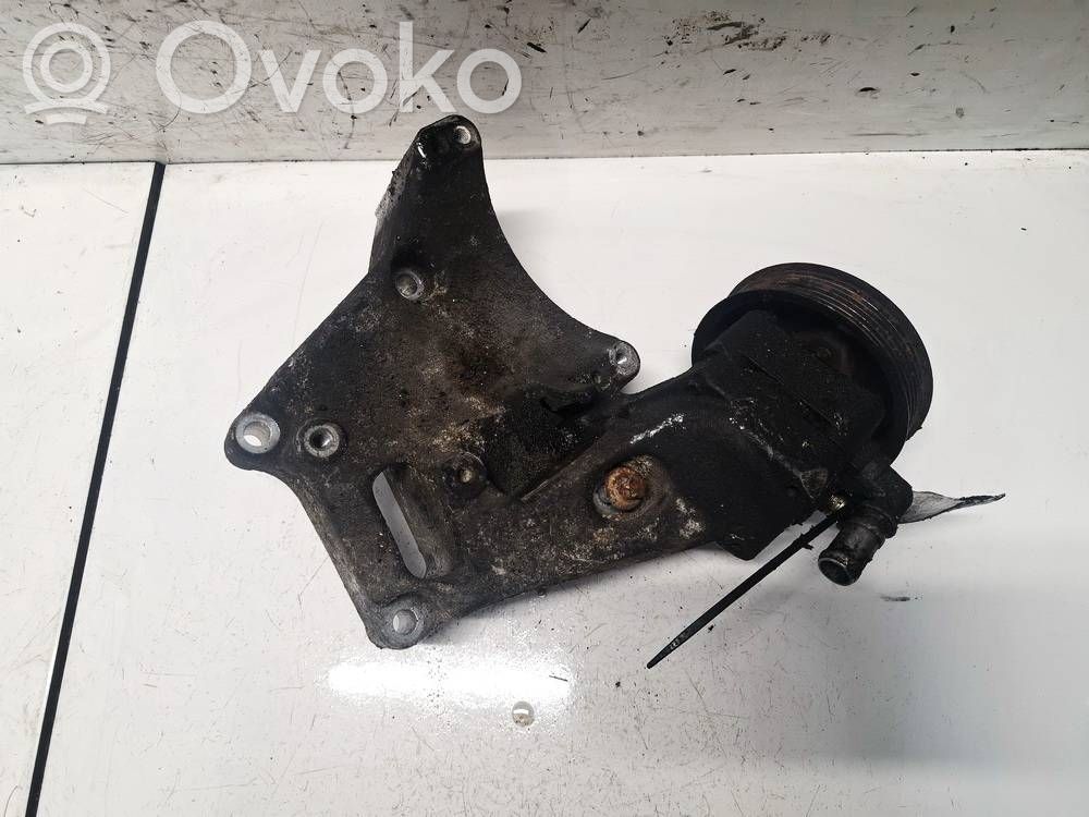 Opel Vectra B Engine mounting bracket 
