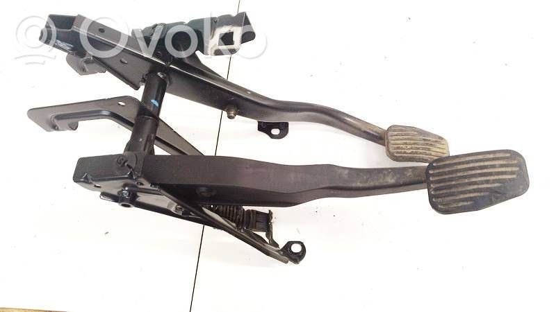 Volvo V70 Pedal de embrague 