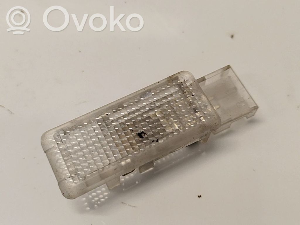 Volkswagen Polo IV 9N3 Inne oświetlenie wnętrza kabiny 