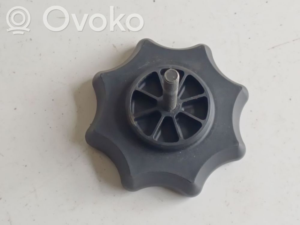 Skoda Fabia Mk1 (6Y) Șurub fixare roată de rezervă 