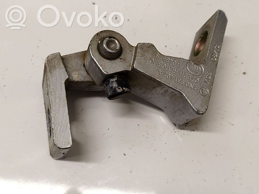 Skoda Octavia Mk3 (5E) Cerniera superiore della portiera anteriore 