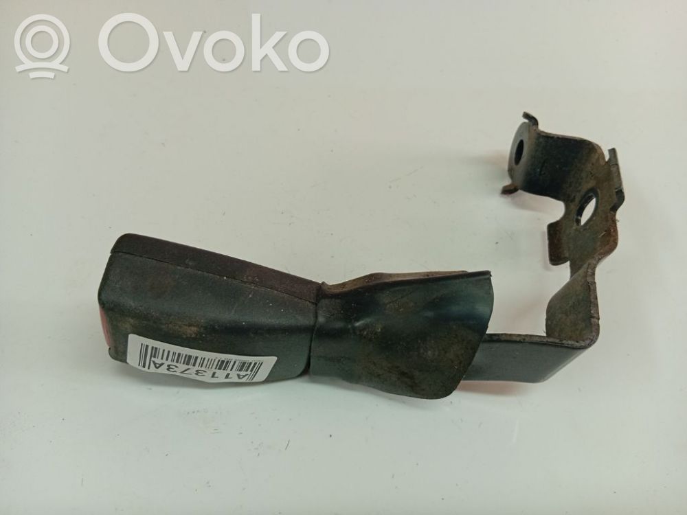 Toyota Avensis T250 Takaistuimen turvavyön solki