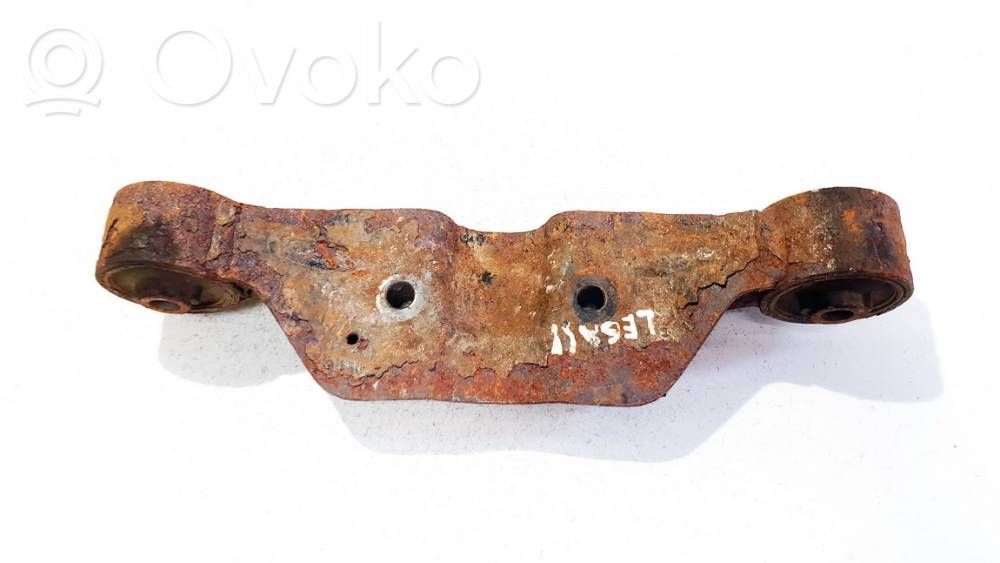 Subaru Legacy Engine mount bracket 