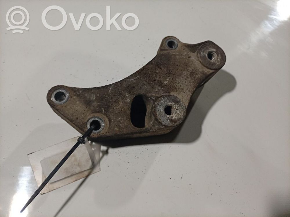 Opel Corsa D Halterung Lager Motor 