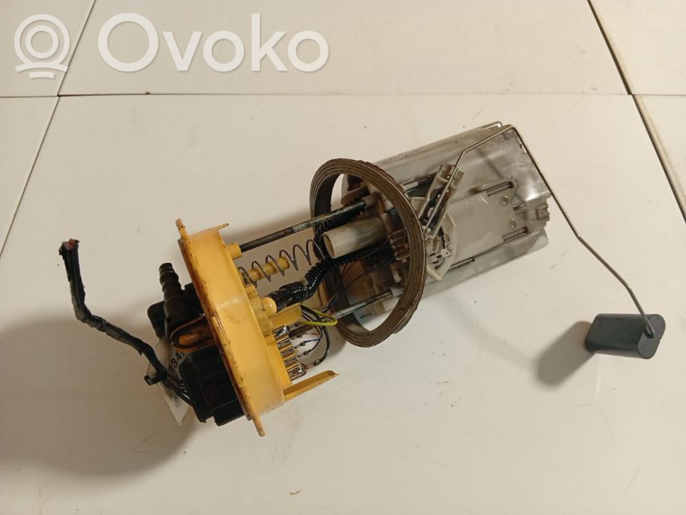 Volkswagen PASSAT B6 Bomba interna de combustible 